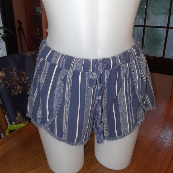 Size S Derek ❤ Heart boho Beach shorts - Picture 2 of 9